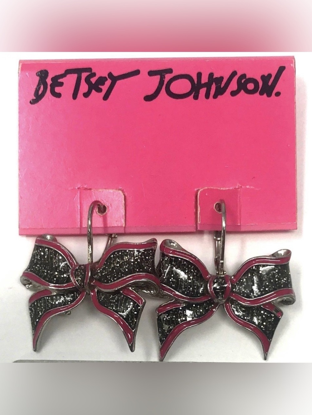 🎀Betsey Johnson RETIRED NWT Sparkly Pink & Hematite Dangle Bow Earrings 🎀